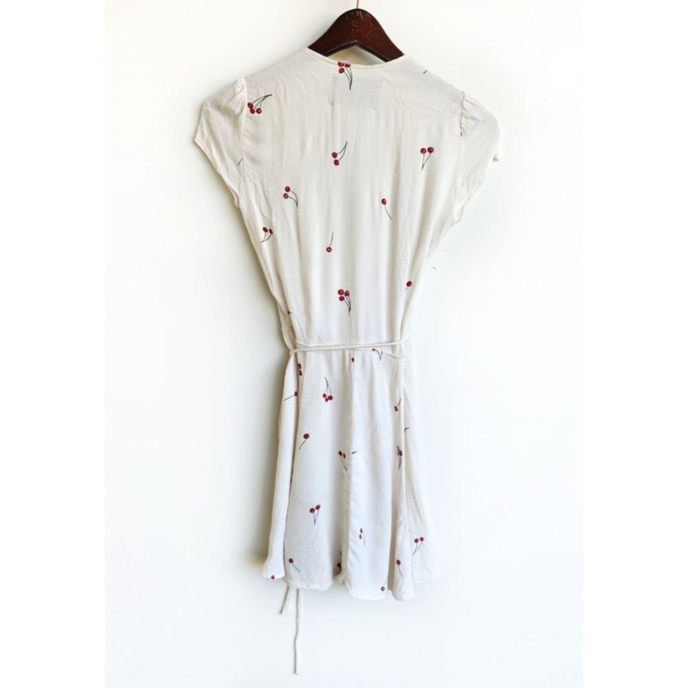 Reformation Raquel Tart Cherry Wrap Dress Size XS Ivory Cream Red - Picture 3 of 14